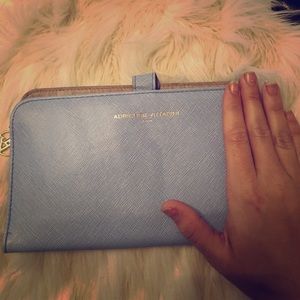 Wallet/clutch with phone space ❤️